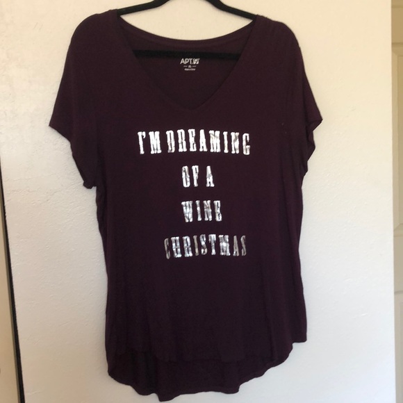 Holiday V-Neck T - Picture 1 of 3